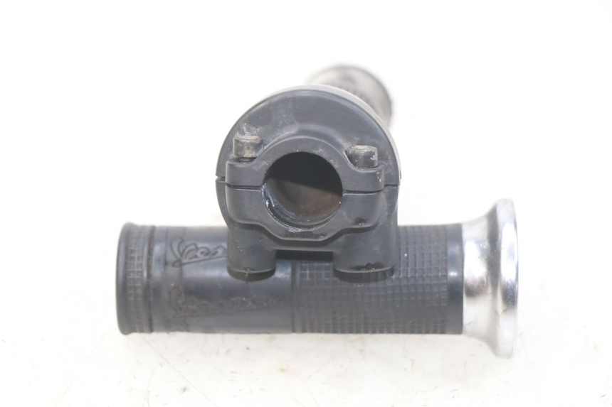 photo de THROTTLE GRIP PIAGGIO VESPA LXV 125 (2006 - 2009) - Component detail