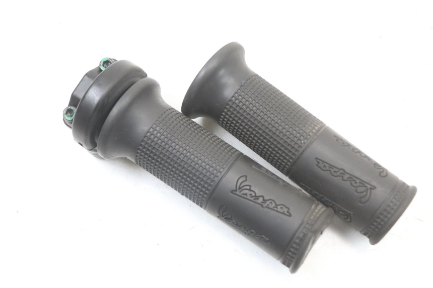 photo de THROTTLE GRIP PIAGGIO VESPA PRIMAVERA 4T 50 (2021 - 2024) - Component detail