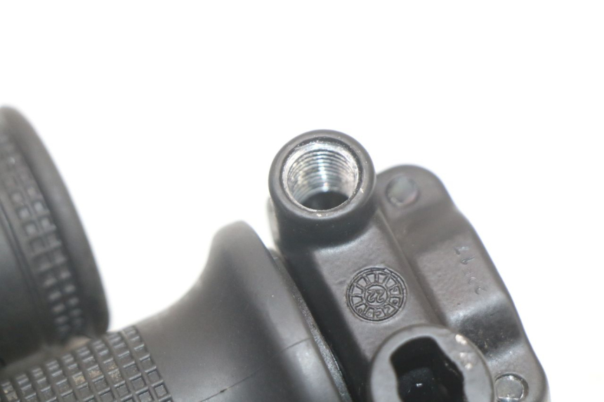 photo de THROTTLE GRIP PIAGGIO VESPA PRIMAVERA 4T 50 (2021 - 2024) - Alternative perspective