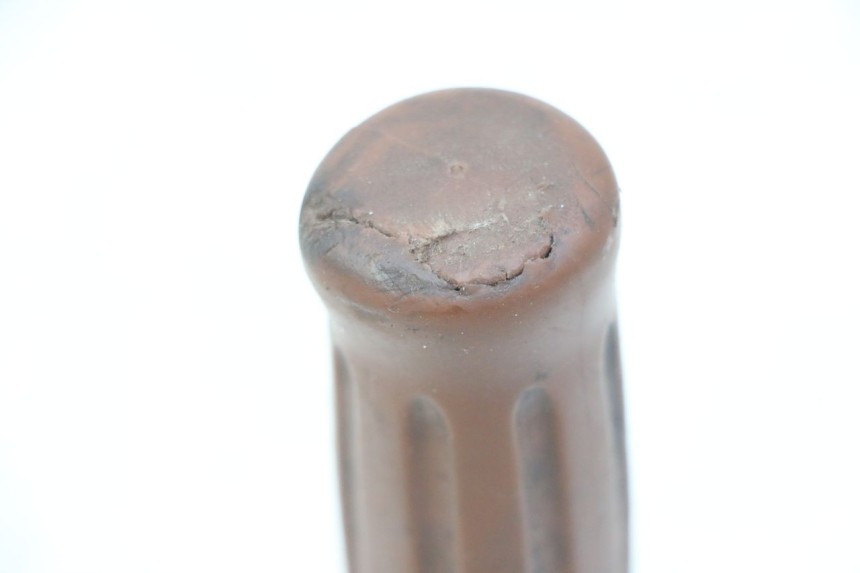 photo de THROTTLE GRIP YAMAHA WHY 50 (1998 - 2000) - Alternative perspective