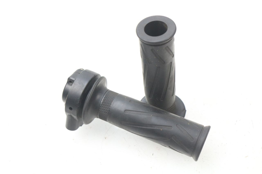 photo de THROTTLE GRIP YAMAHA XMAX X-MAX 125 (2006 - 2009) - Main view
