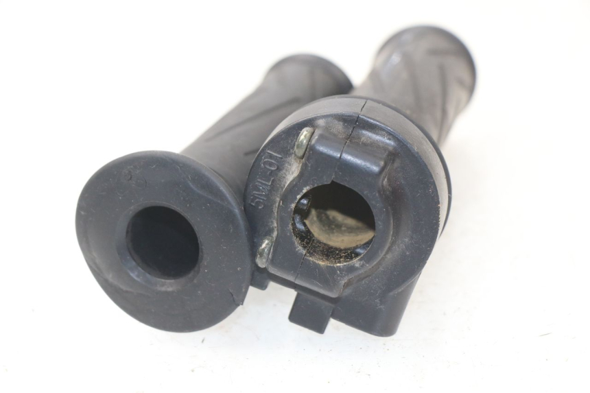photo de THROTTLE GRIP YAMAHA XMAX X-MAX 125 (2006 - 2009) - Zoom on usage condition