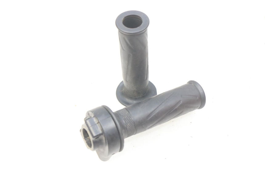 photo de THROTTLE GRIP YAMAHA XMAX X-MAX 125 (2006 - 2009) - Main view