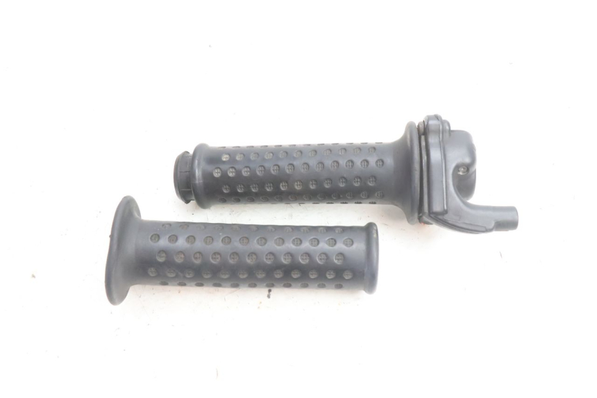 photo de THROTTLE GRIP PIAGGIO X9 AMALFI 180 (2000 - 2003) - Zoom on usage condition