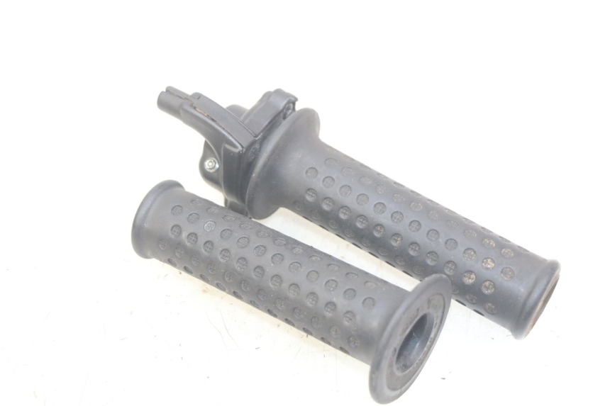photo de THROTTLE GRIP PIAGGIO XEVO - X EVO 125 (2007 - 2017) - Component detail