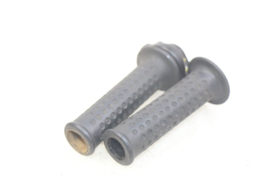 photo de THROTTLE GRIP PIAGGIO XEVO - X EVO 125 (2007 - 2017) - Alternative perspective