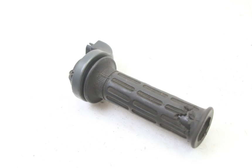 photo de THROTTLE GRIP HONDA XLV VARADERO 125 (2000 - 2006) - Zoom on usage condition