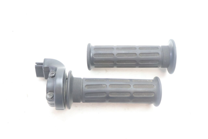 photo de THROTTLE GRIP HONDA XLV VARADERO 125 (2007 - 2012) - Main view