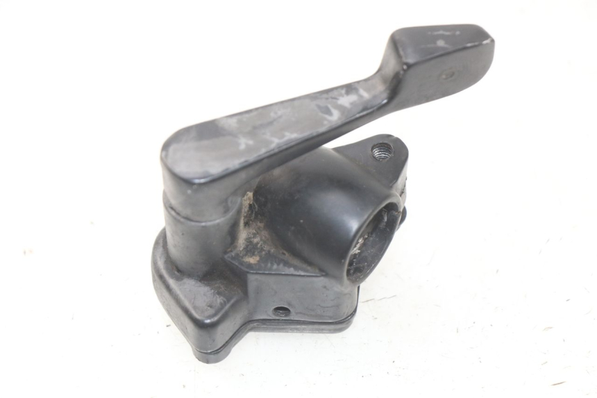 photo de THROTTLE GRIP SHINERAY XY150STE 150 - Zoom on usage condition