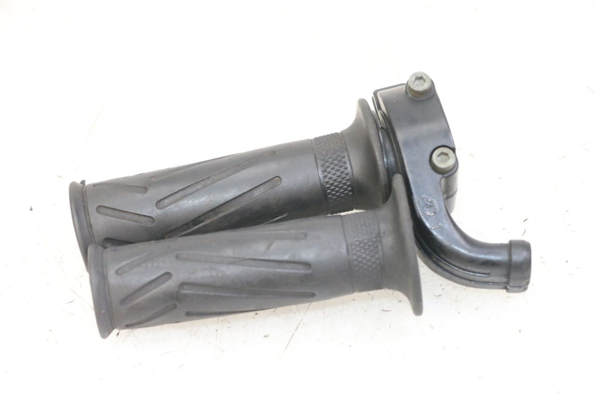 photo de THROTTLE GRIP YAMAHA FZS FAZER 600 (2001 - 2003) - Product overview