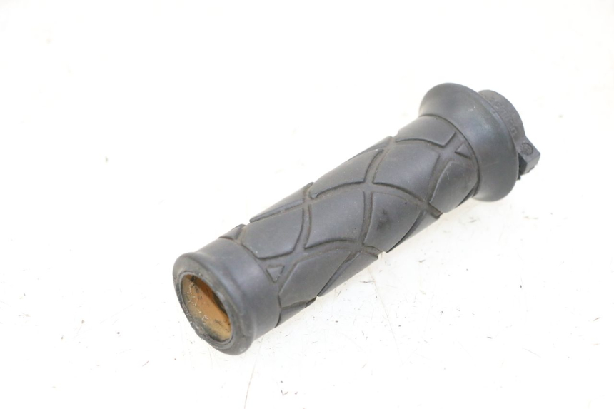 photo de THROTTLE GRIP YAMAHA YP MAJESTY 125 (2002 - 2006) - Component detail