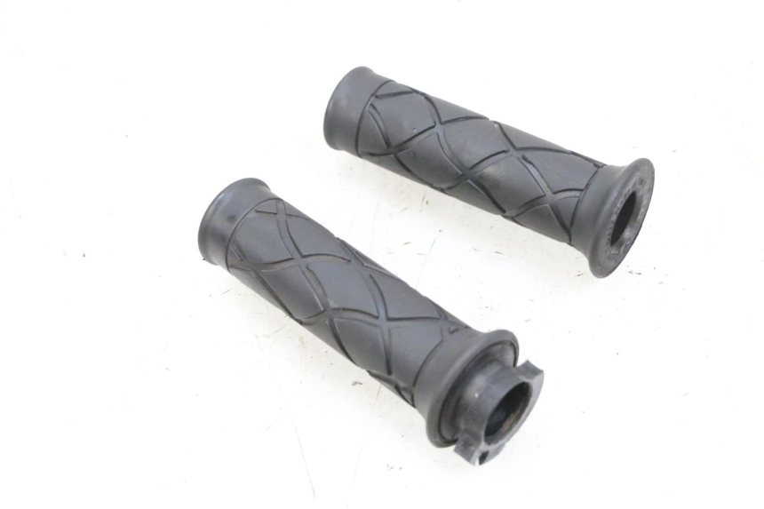 photo de THROTTLE GRIP YAMAHA YP MAJESTY 125 (2002 - 2006) - Main view