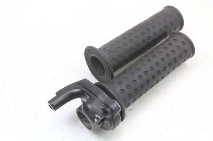photo de THROTTLE GRIP PIAGGIO ZIP 2T 50 (2009 - 2019) - Main view
