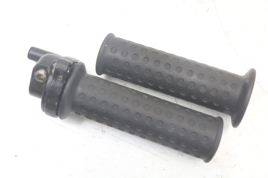 photo de THROTTLE GRIP PIAGGIO ZIP 2T 50 (2009 - 2019) - Main view