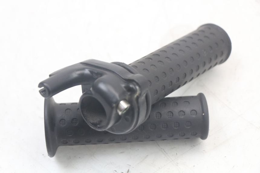 photo de THROTTLE GRIP PIAGGIO ZIP 2T 50 (2009 - 2019) - Alternative perspective