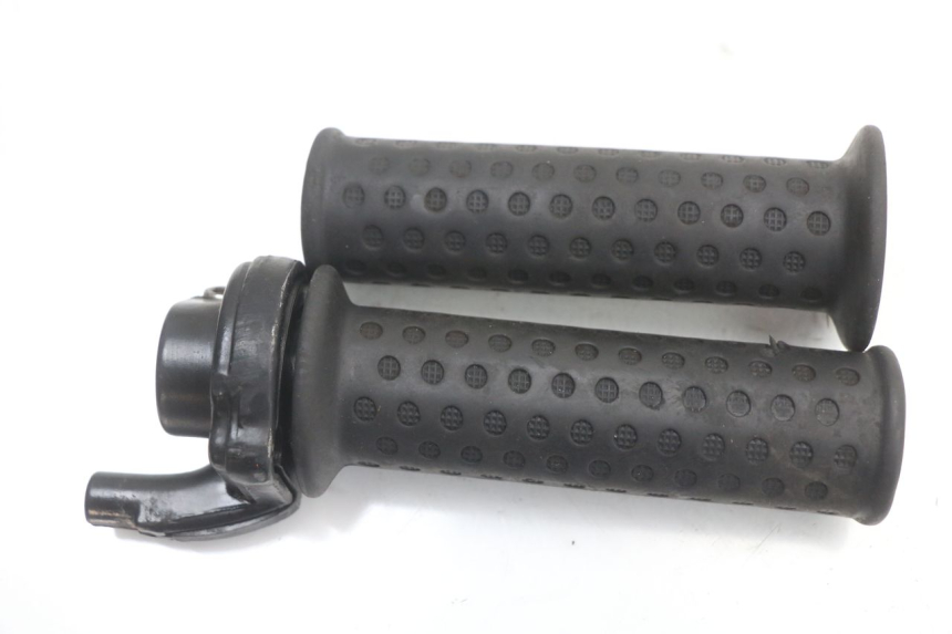 photo de THROTTLE GRIP PIAGGIO ZIP 4T 50 (2018 - 2020) - Technical close-up