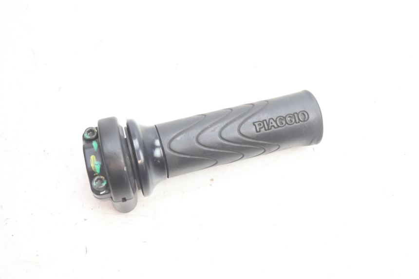 photo de THROTTLE GRIP PIAGGIO ZIP 4T 50 (2018 - 2020) - Main view