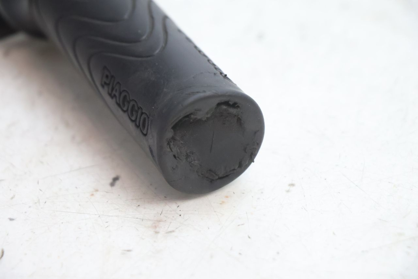 photo de THROTTLE GRIP PIAGGIO ZIP 4T 50 (2018 - 2020) - Checked used part