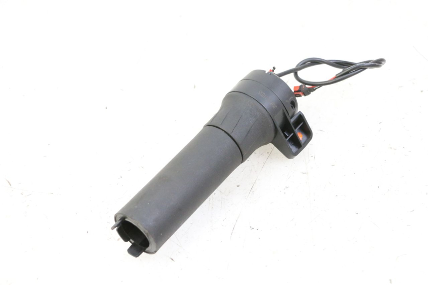 photo de THROTTLE GRIP SEGWAY NINEBOT ZT3 PRO 1 - Fixing points details