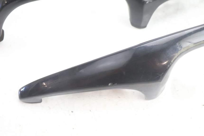 photo de GRAB RAIL SUZUKI BURGMAN EXECUTIVE ABS 650 (2006 - 2012) - Component detail