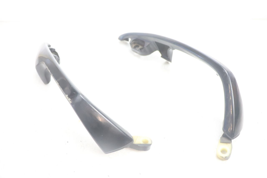 photo de GRAB RAIL SUZUKI BURGMAN EXECUTIVE ABS 650 (2006 - 2012) - Distinctive features