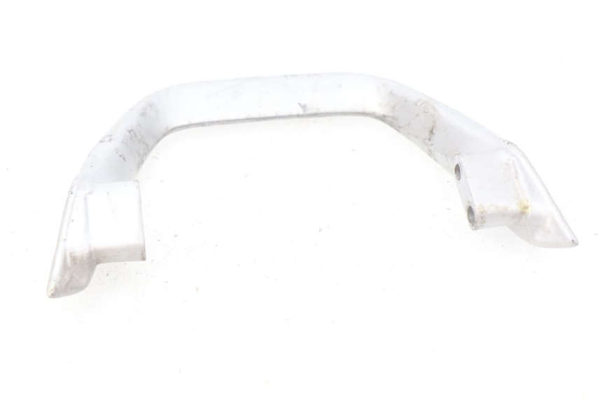 photo de GRAB RAIL  HONDA CBR R 125 (2003 - 2006) - Zoom on usage condition