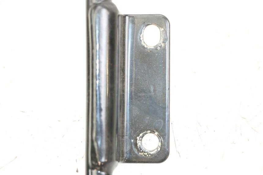 photo de GRAB RAIL  ROYAL ENFIELD CONTINENTAL GT 650 (2019 - 2024) - Zoom on usage condition