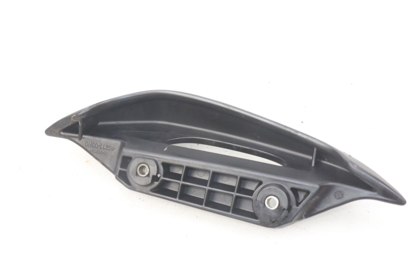 photo de RIGHT REAR HANDLEBAR SUZUKI BURGMAN 125 (2007 - 2014) - Alternative perspective