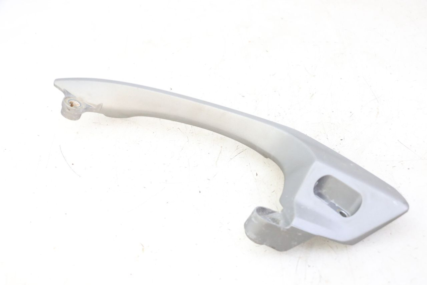 photo de RIGHT GRAB RAIL  SYM JOYMAX 125 (2010 - 2017) - Fixing points details