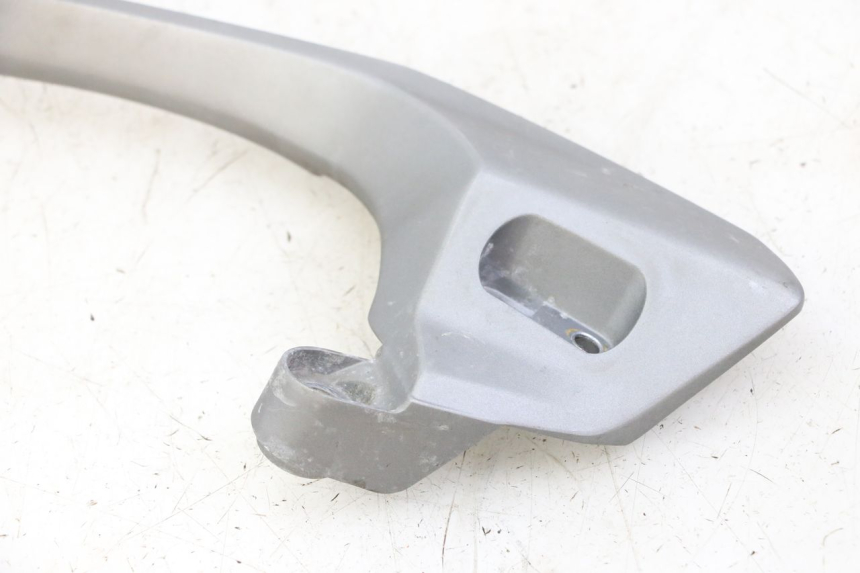 photo de RIGHT GRAB RAIL  SYM JOYMAX 125 (2010 - 2017) - Surface and material condition
