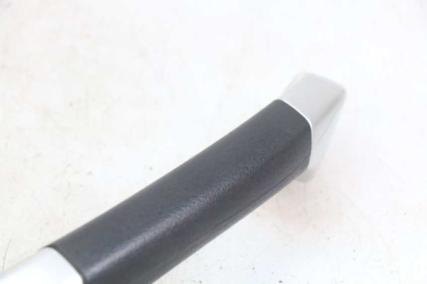 photo de RIGHT REAR HANDLEBAR PIAGGIO MP3 LT 400 (2007 - 2012) - Component detail