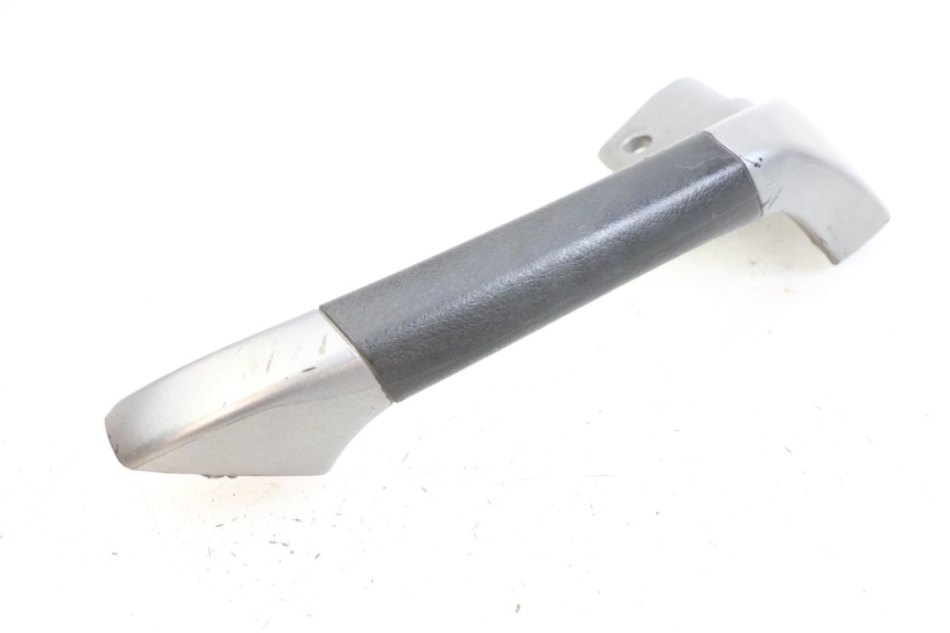 photo de RIGHT GRAB RAIL  PIAGGIO MP3 125 (2006 - 2014) - Zoom on usage condition