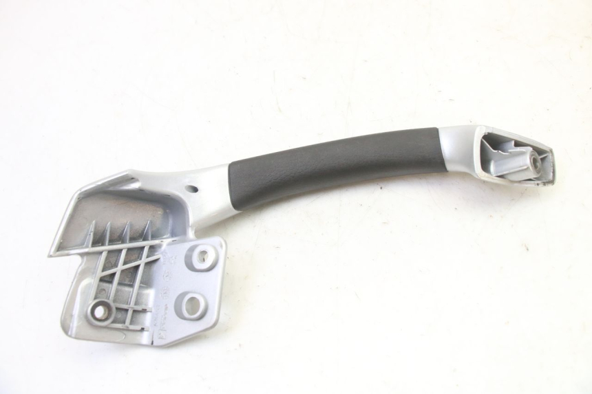 photo de RIGHT REAR HANDLEBAR PIAGGIO MP3 RL 250 (2006 - 2010) - Technical close-up