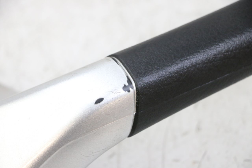 photo de RIGHT REAR HANDLEBAR PIAGGIO MP3 LT 400 (2007 - 2012) - Product overview