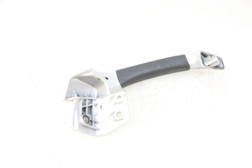 photo de RIGHT REAR HANDLEBAR PIAGGIO MP3 LT 400 (2007 - 2012) - Technical close-up