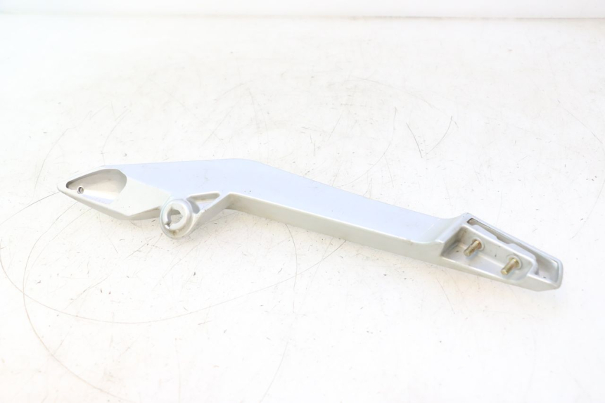 photo de RIGHT GRAB RAIL  DAELIM S2 125 (2006 - 2007) - Zoom on usage condition