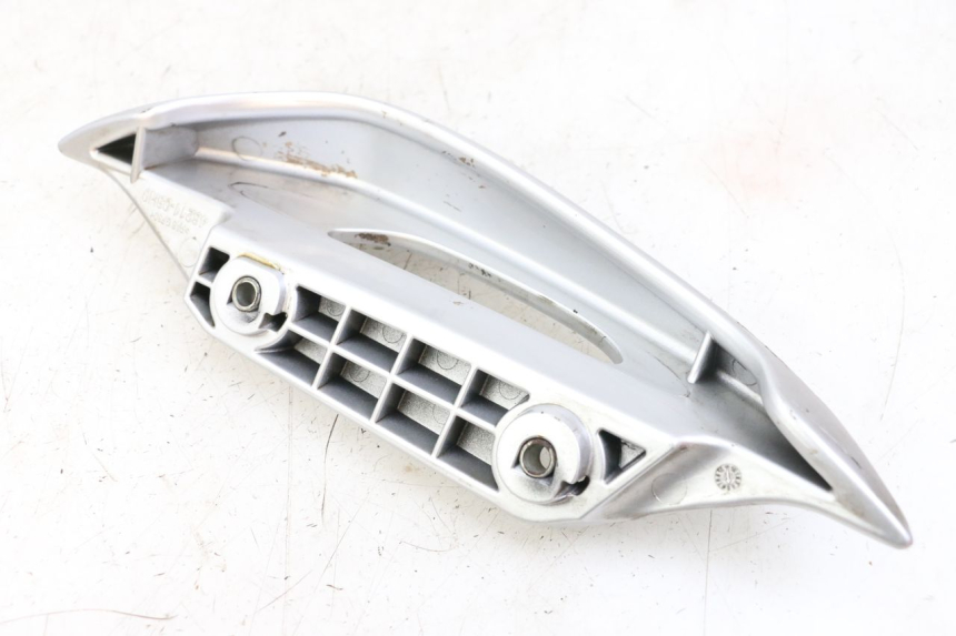 photo de RIGHT REAR HANDLEBAR SUZUKI BURGMAN 125 (2007 - 2014) - Zoom on usage condition