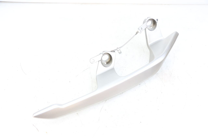 photo de RIGHT REAR HANDLEBAR YAMAHA XMAX X-MAX ABS 125 (2017 - 2020) - Fixing points details