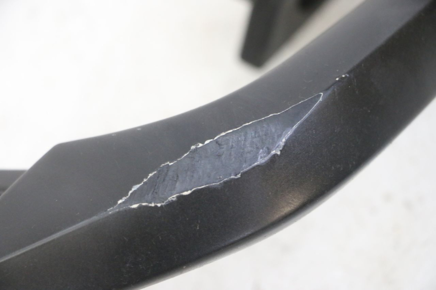 photo de RIGHT REAR HANDLEBAR YAMAHA X-MAX XMAX 125 (2010 - 2013) - Alternative perspective