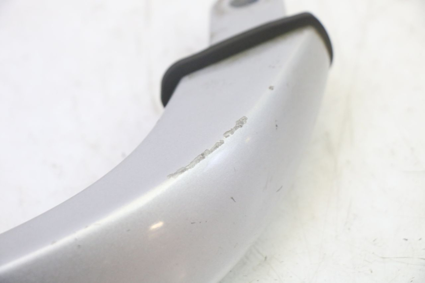 photo de RIGHT GRAB RAIL  YAMAHA X-MAX XMAX 250 (2006 - 2009) - Alternative perspective