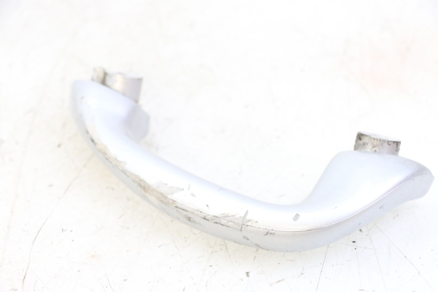 photo de RIGHT REAR HANDLEBAR YAMAHA NEOS NEO'S 4T 50 (2008 - 2016) - Zoom on usage condition