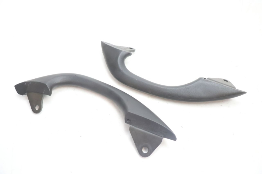 photo de GRAB RAIL KAWASAKI ER-6 ER6 N 650 (2005 - 2009) - Fixing points details