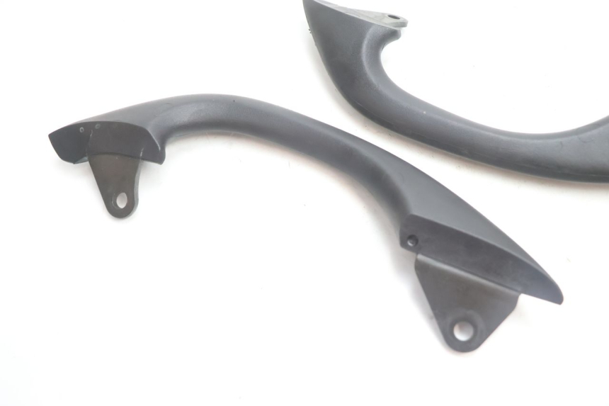 photo de GRAB RAIL KAWASAKI ER-6 ER6 N 650 (2005 - 2009) - Surface and material condition