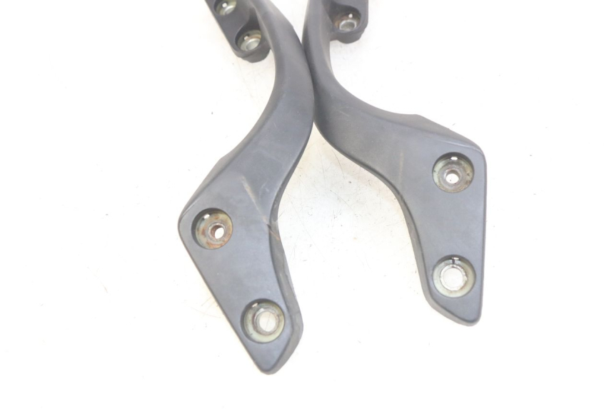 photo de REAR HANDLEBARS HONDA FES PANTHEON 2T 125 (1998 - 2002) - Zoom on usage condition