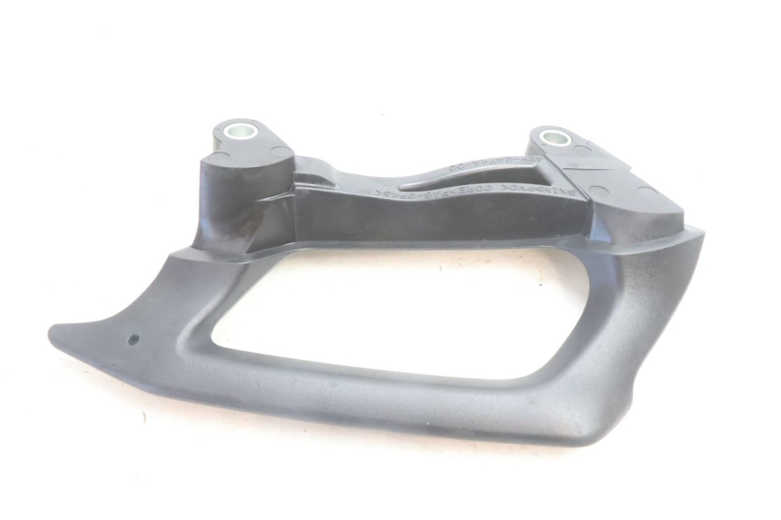 photo de LEFT GRAB RAIL  YAMAHA FZ8 800 (2010 - 2016) - Zoom on usage condition