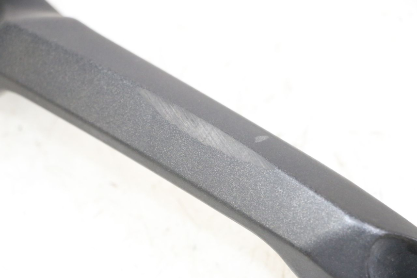 photo de LEFT GRAB RAIL  KEEWAY K-LIGHT KLIGHT 125 (2018 - 2025) - Zoom on usage condition