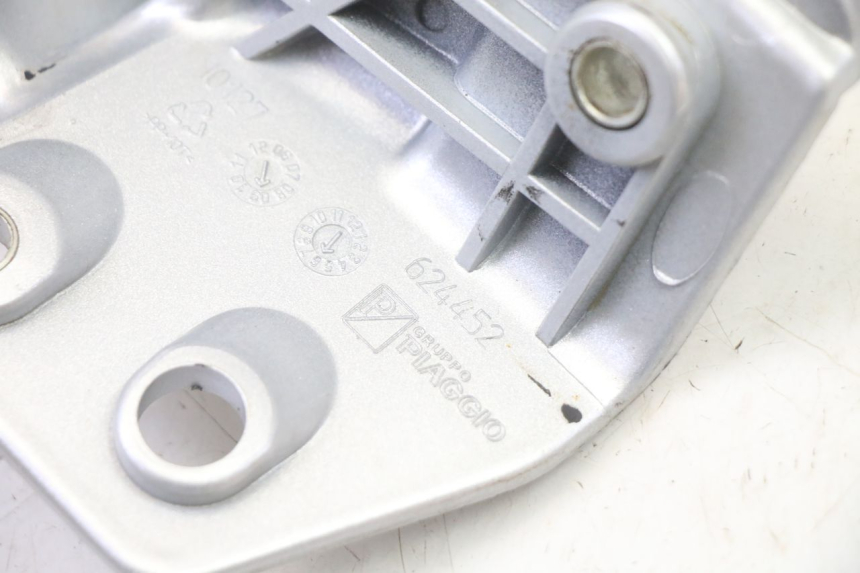 photo de LEFT GRAB RAIL  PIAGGIO MP3 RL 250 (2006 - 2010) - Surface and material condition