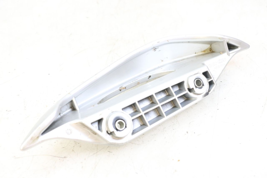 photo de LEFT REAR HANDLEBAR SUZUKI BURGMAN 125 (2007 - 2014) - Alternative perspective