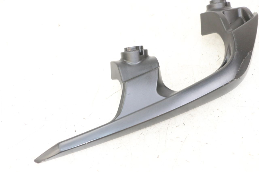 photo de LEFT REAR HANDLEBAR YAMAHA X-MAX XMAX 125 (2010 - 2013) - Alternative perspective