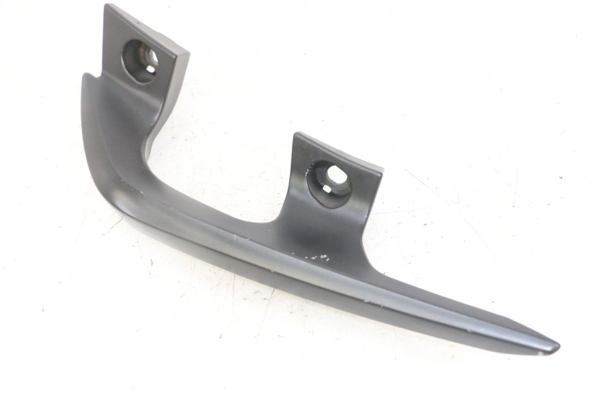 photo de LEFT REAR HANDLEBAR YAMAHA X-MAX XMAX 125 (2010 - 2013) - Fixing points details